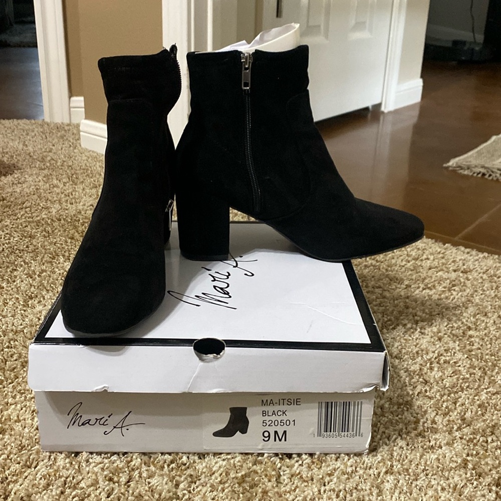 New black moleskin ankle boot